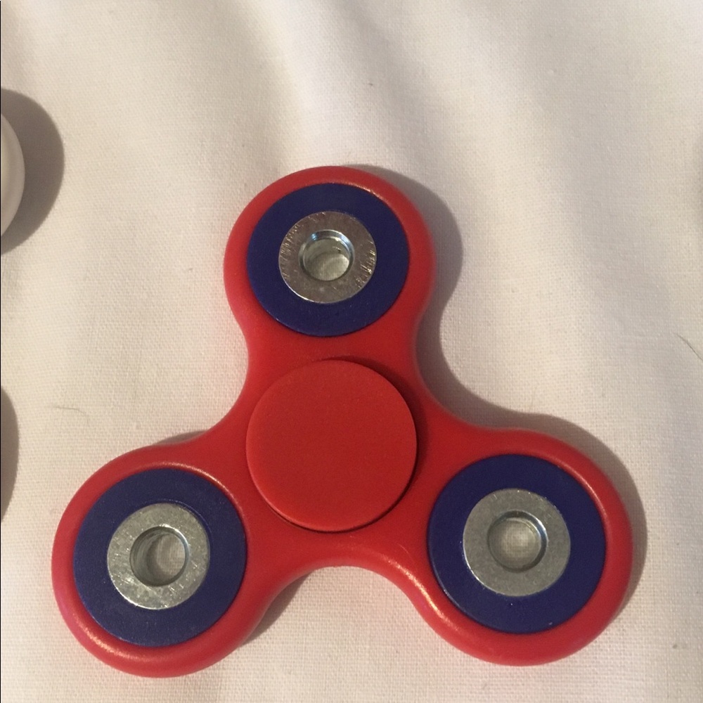 Hand spinners